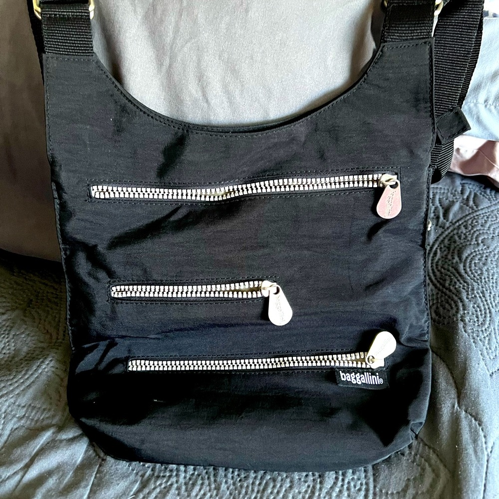 Baggallini crossbody